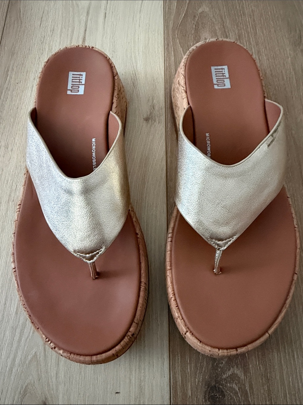 Fitflop Metallic Gold Leather Thong Sandals for Women